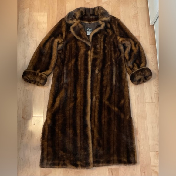 Regal Faux-Fur Vintage Long Brown Coat Size S-L - Picture 11 of 16